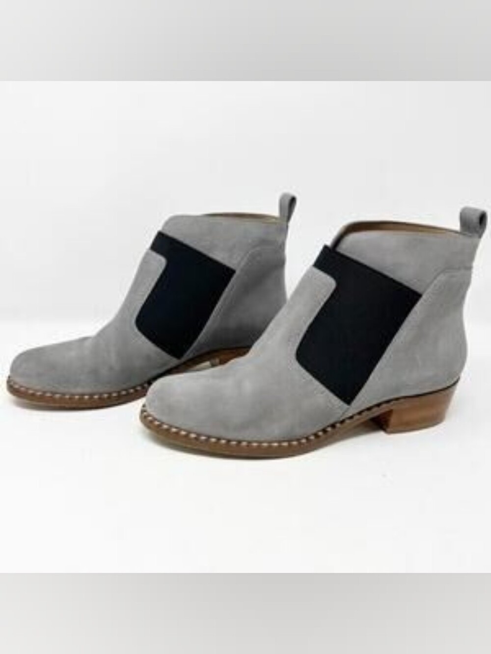 Marc Jacobs Gray Suede Chelsea Ankle Boots Quiet Luxury